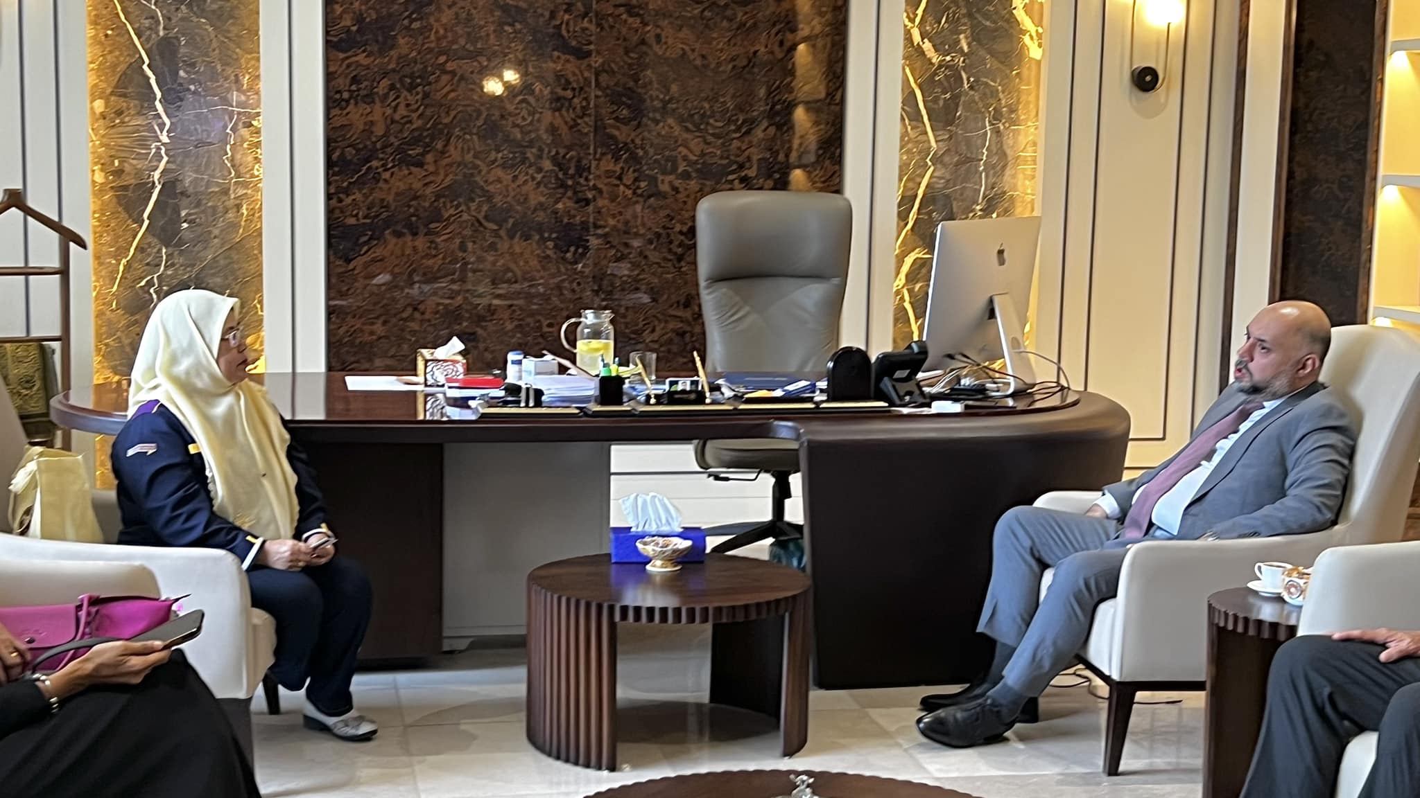QIU Vice Chairman of the Board of Trustees, Assist. Prof. Dr. Harith Raad Hasan, met with Assistant Vice Chancellor of UiTM, Prof. Ts. Dr. Haryani Haron